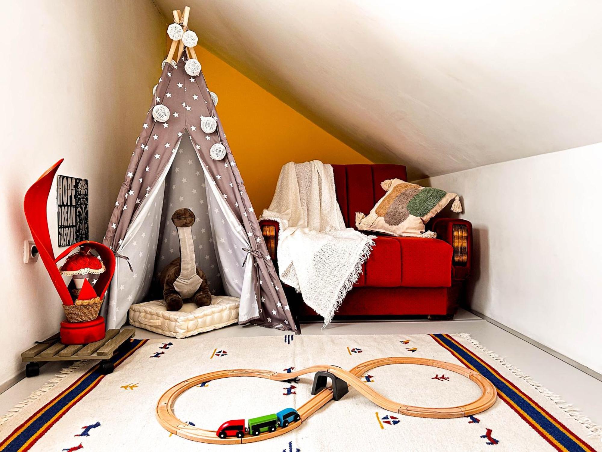 Apartamento Family Penthouse Old Town Heart Renovated Belgrado Exterior foto